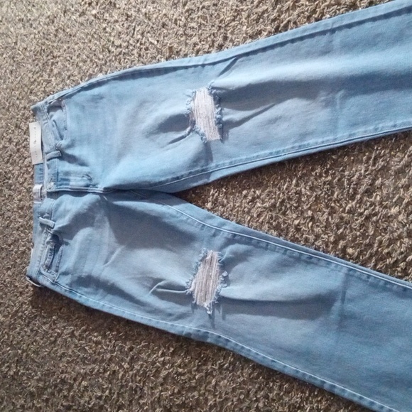 $10 or any 2 items $15:  TRUE CRAFT NWT High Rise Distressed Jeans 12 - Picture 4 of 16